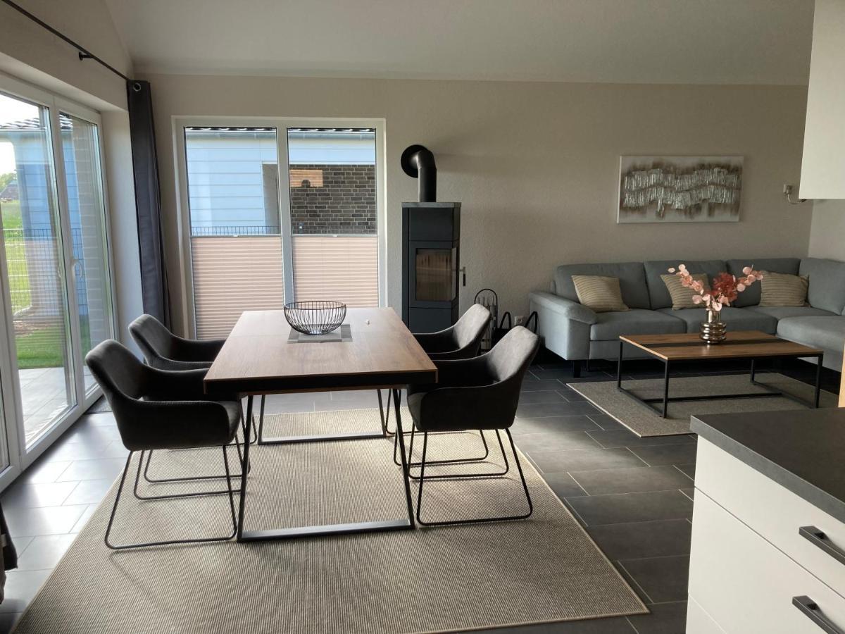 Watt'N Blick - Hundefreundliches Ferienhaus Mit Ausblick Ueber Die Wiesen Bis Zum Deich Schweiburg Экстерьер фото